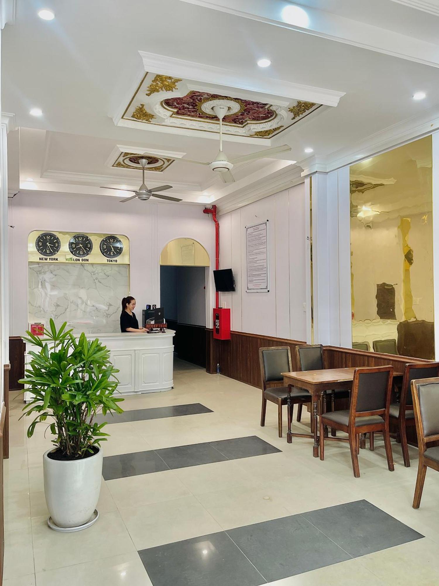 Amy Hotel Hue Exterior photo