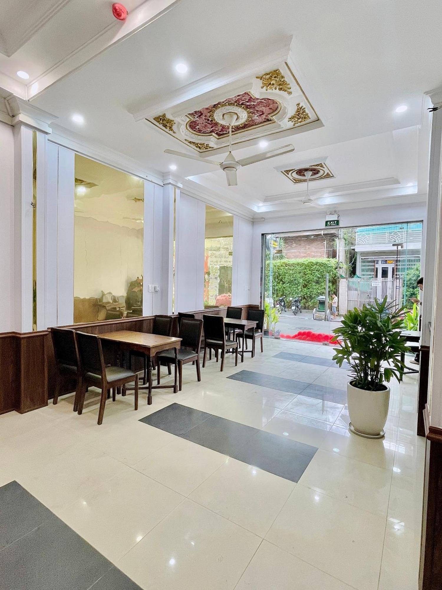 Amy Hotel Hue Exterior photo